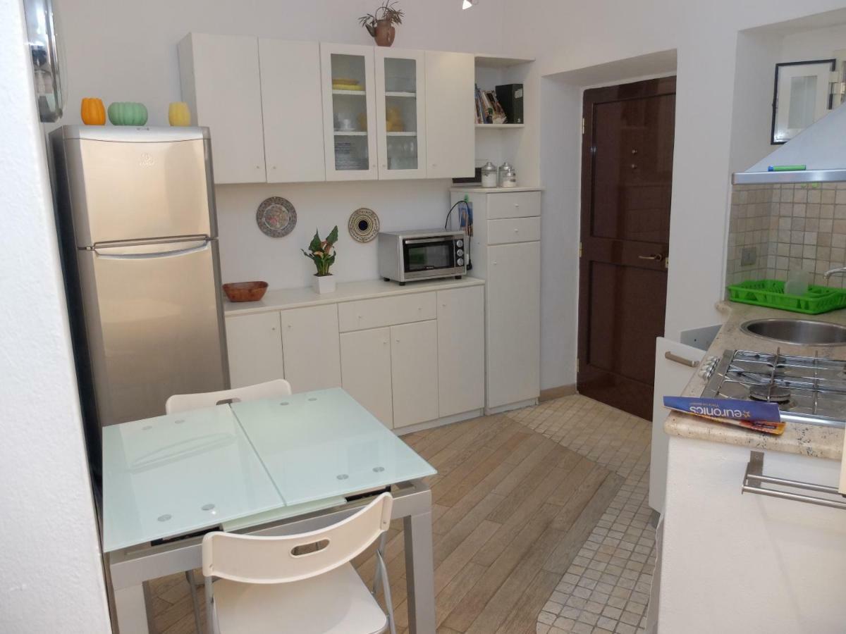 Appartement Little White House à Porto Santo Stefano  Extérieur photo